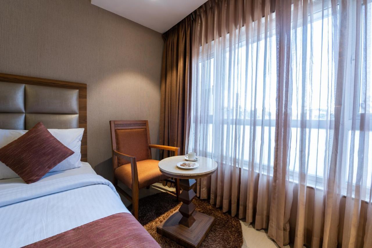 Click Hotel 나식 외부 사진